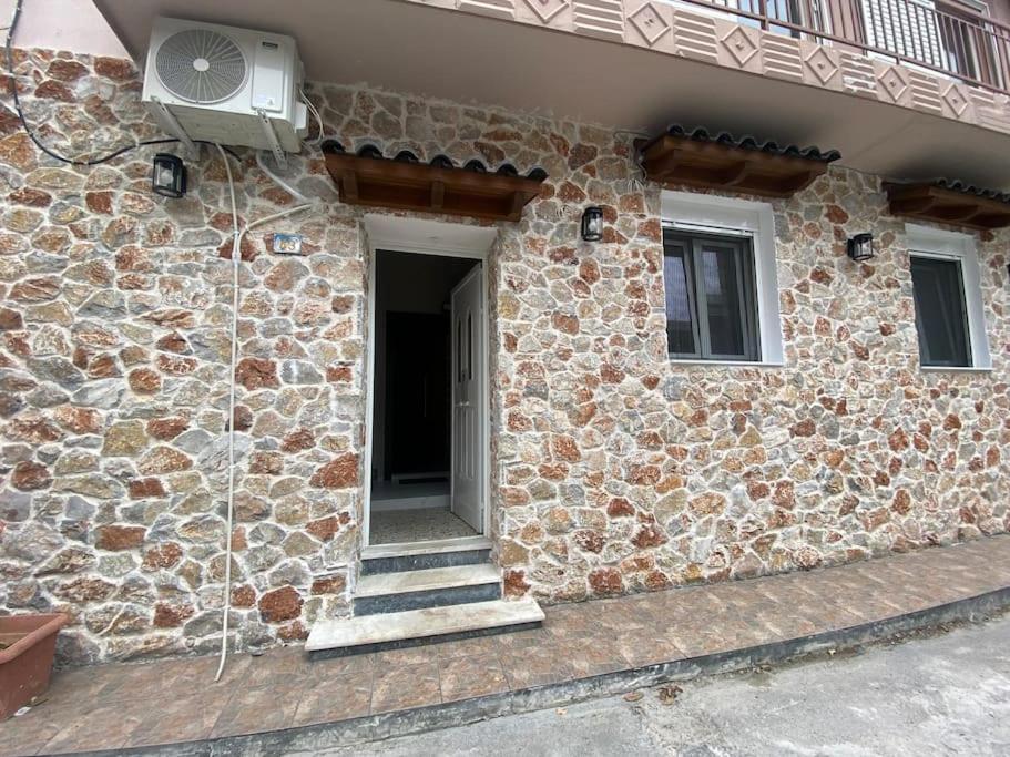 Ferienwohnung Stone House 48 M Acharnes Exterior foto